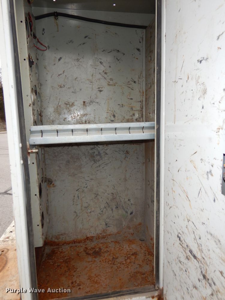 image for item DJ2750 2008 International 7400  utility/service truck