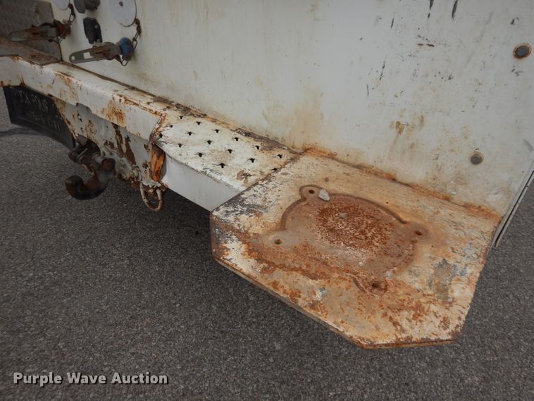 image for item DJ2750 2008 International 7400  utility/service truck