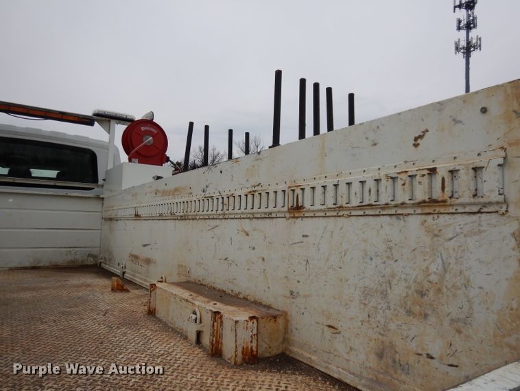 image for item DJ2750 2008 International 7400  utility/service truck