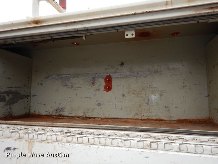 image for item DJ2750 2008 International 7400  utility/service truck