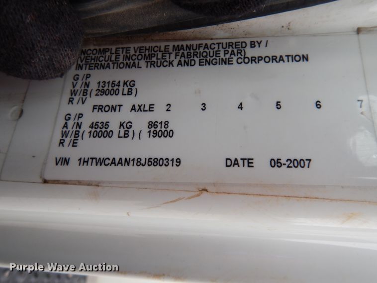 image for item DJ2750 2008 International 7400  utility/service truck