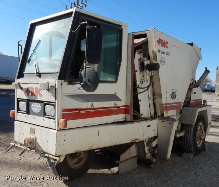 image for item DJ2760 1984 FMC Vanguard 3000  street sweeper