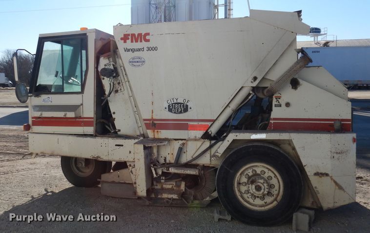 image for item DJ2760 1984 FMC Vanguard 3000  street sweeper