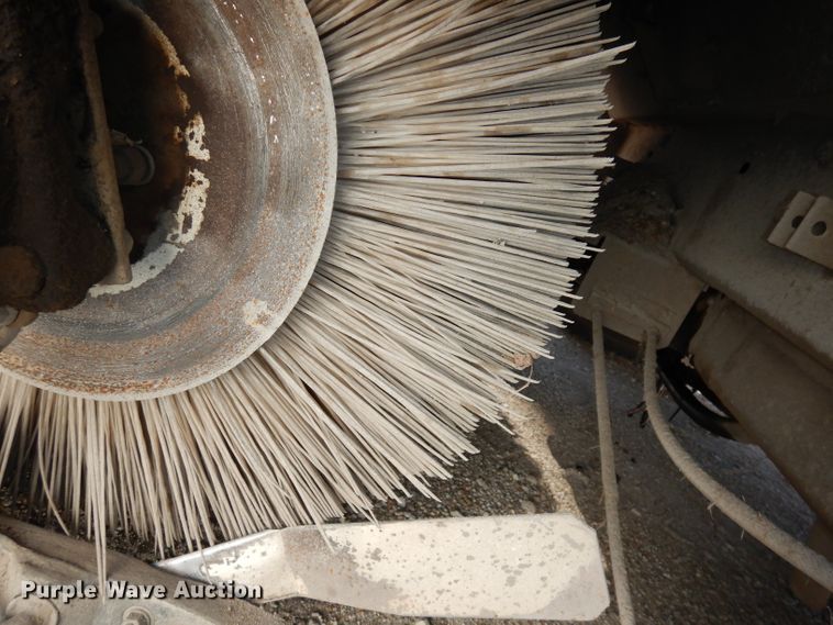 image for item DJ2760 1984 FMC Vanguard 3000  street sweeper