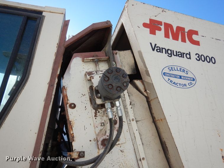 image for item DJ2760 1984 FMC Vanguard 3000  street sweeper