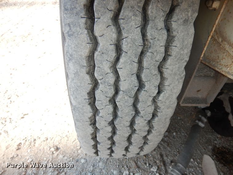 image for item DJ2760 1984 FMC Vanguard 3000  street sweeper