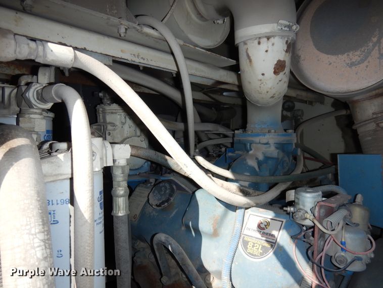 image for item DJ2760 1984 FMC Vanguard 3000  street sweeper