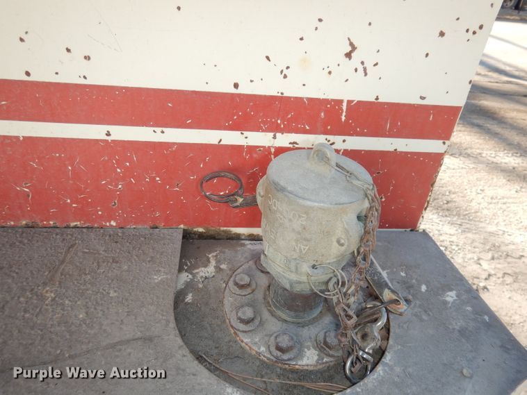 image for item DJ2760 1984 FMC Vanguard 3000  street sweeper