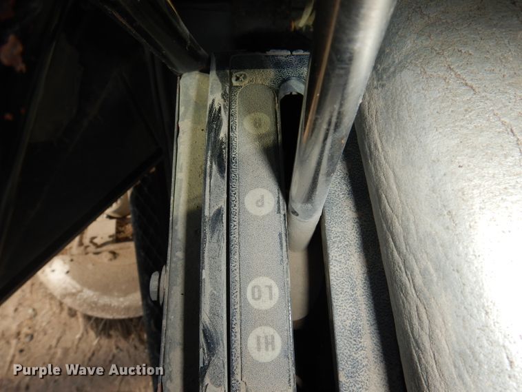 image for item DJ2760 1984 FMC Vanguard 3000  street sweeper