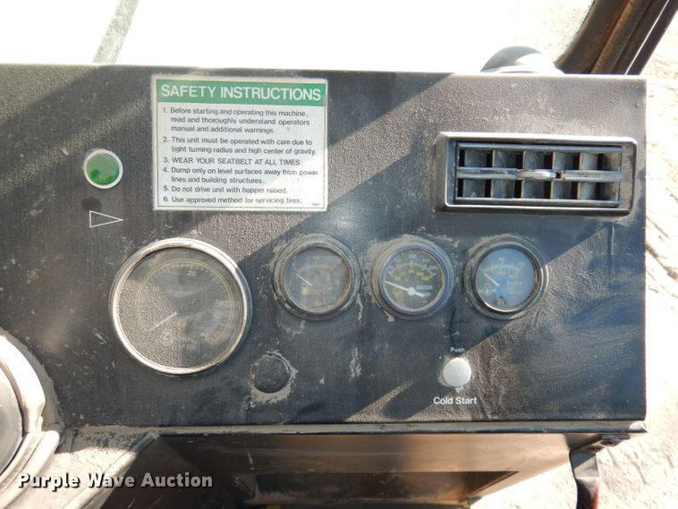 image for item DJ2760 1984 FMC Vanguard 3000  street sweeper