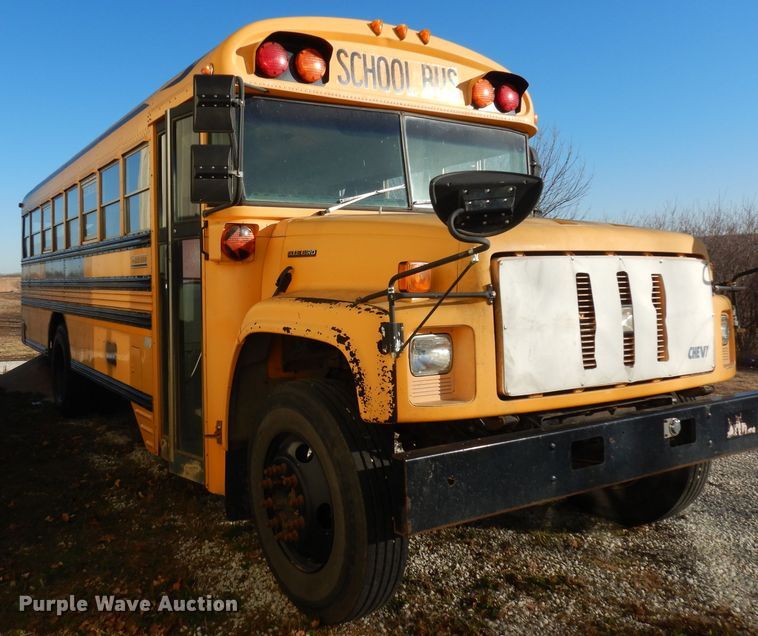 image for item DJ2762 1999 Chevrolet Blue Bird  school bus