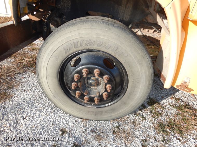 image for item DJ2762 1999 Chevrolet Blue Bird  school bus