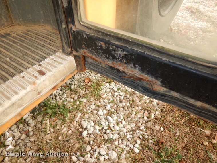 image for item DJ2762 1999 Chevrolet Blue Bird  school bus