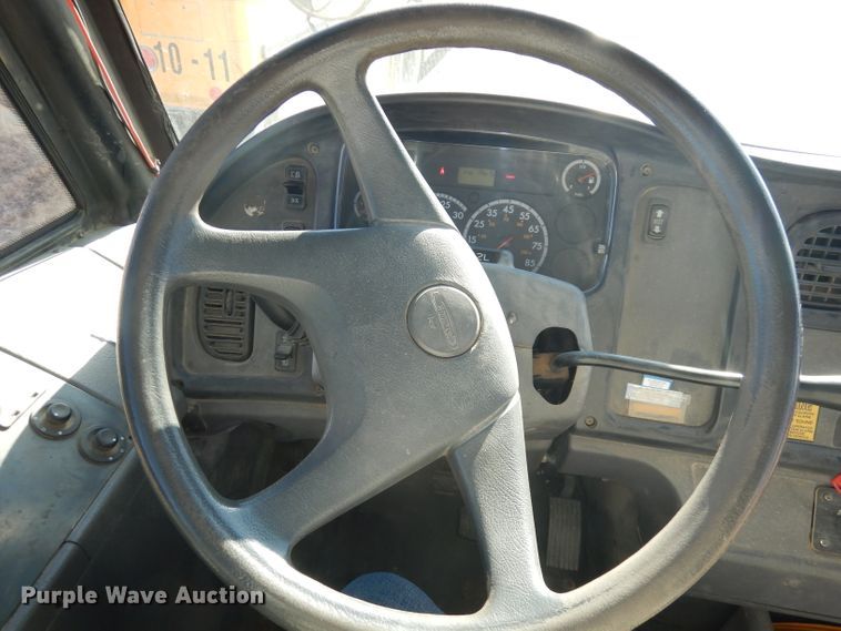 image for item DJ2787 2007 Freightliner  school bus