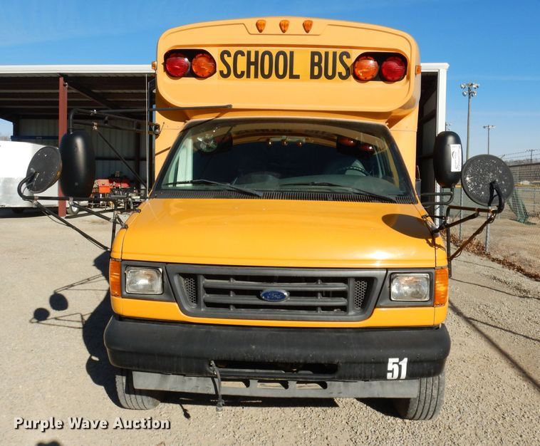 image for item DJ2821 2004 Ford E450  school bus