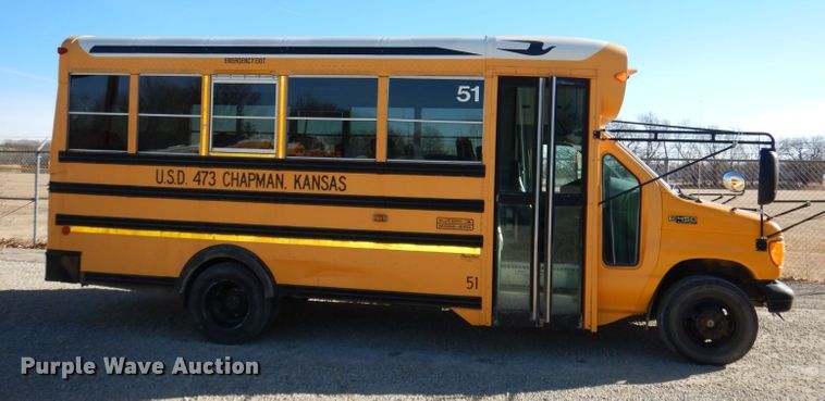 image for item DJ2821 2004 Ford E450  school bus