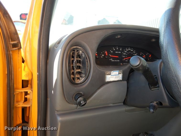 image for item DJ2821 2004 Ford E450  school bus