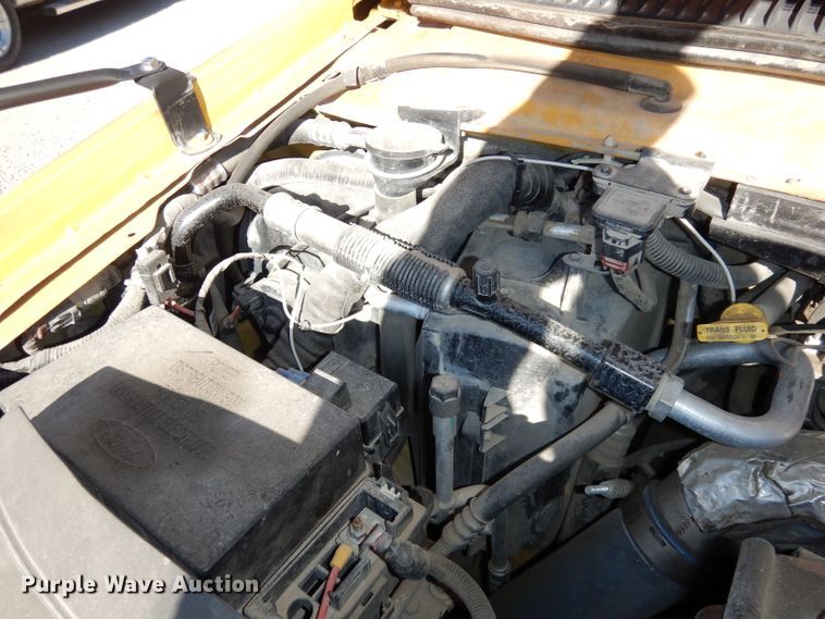 image for item DJ2821 2004 Ford E450  school bus