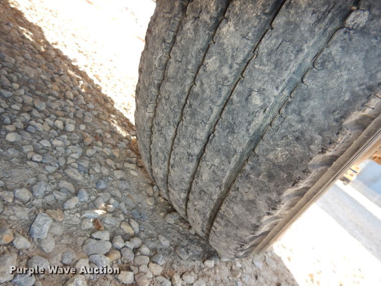 image for item DJ2821 2004 Ford E450  school bus