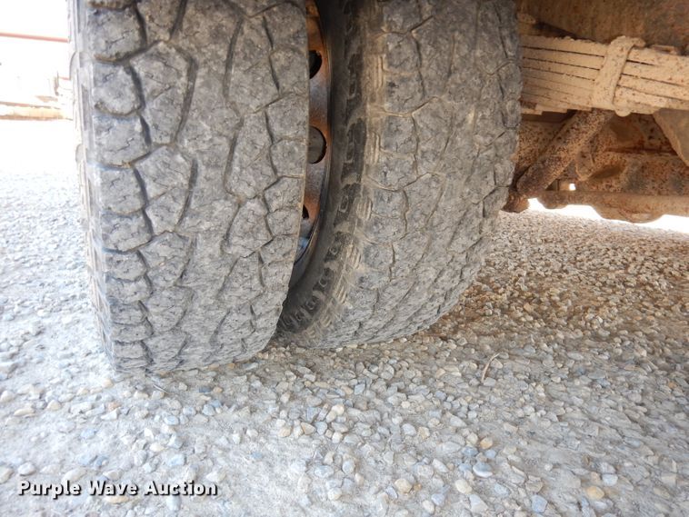 image for item DJ2821 2004 Ford E450  school bus