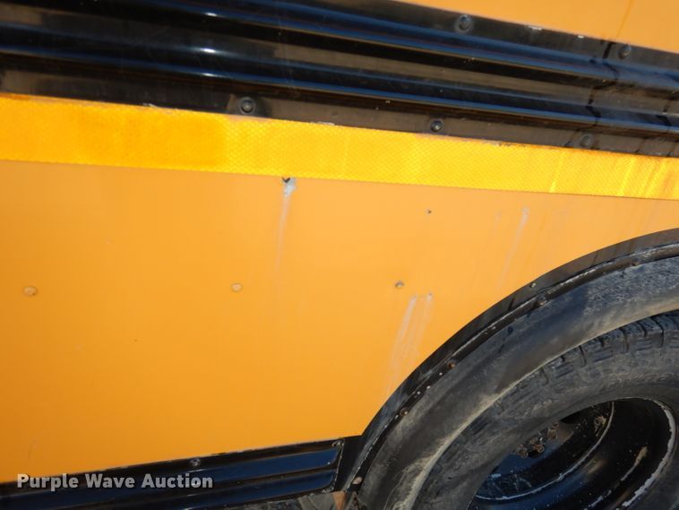 image for item DJ2821 2004 Ford E450  school bus