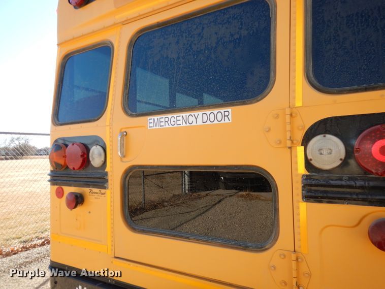 image for item DJ2821 2004 Ford E450  school bus