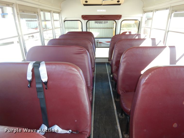 image for item DJ2821 2004 Ford E450  school bus