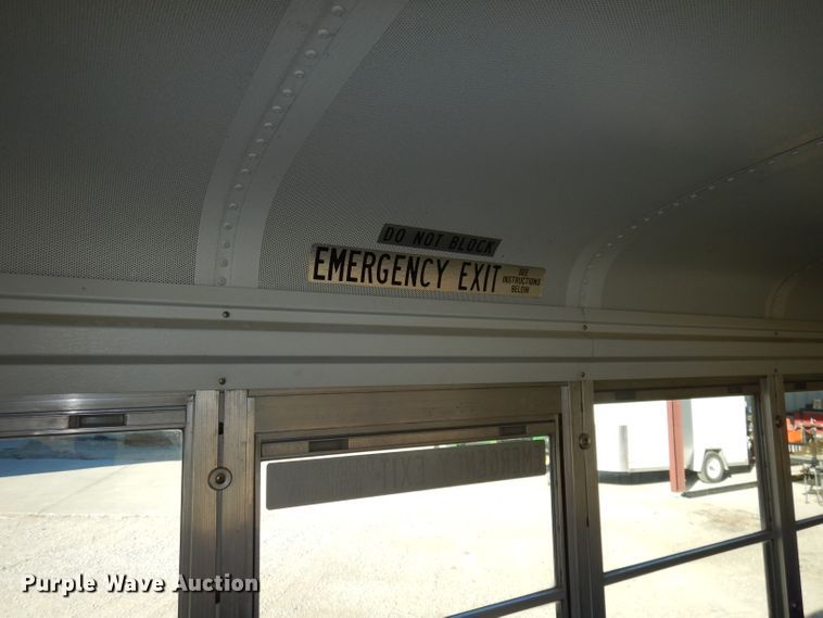image for item DJ2821 2004 Ford E450  school bus