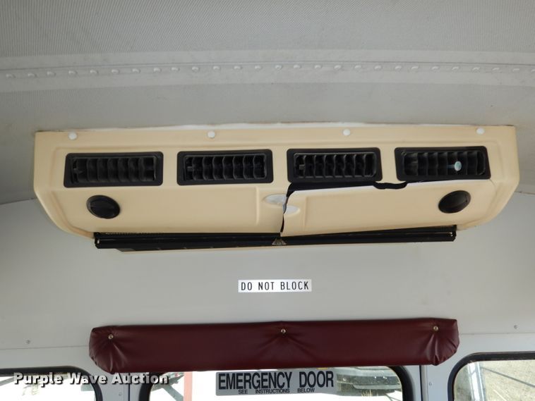 image for item DJ2821 2004 Ford E450  school bus