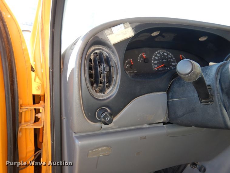 image for item DJ2822 1997 Ford E350  school bus