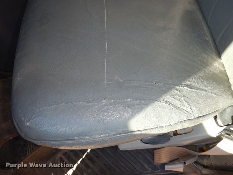 image for item DJ2822 1997 Ford E350  school bus