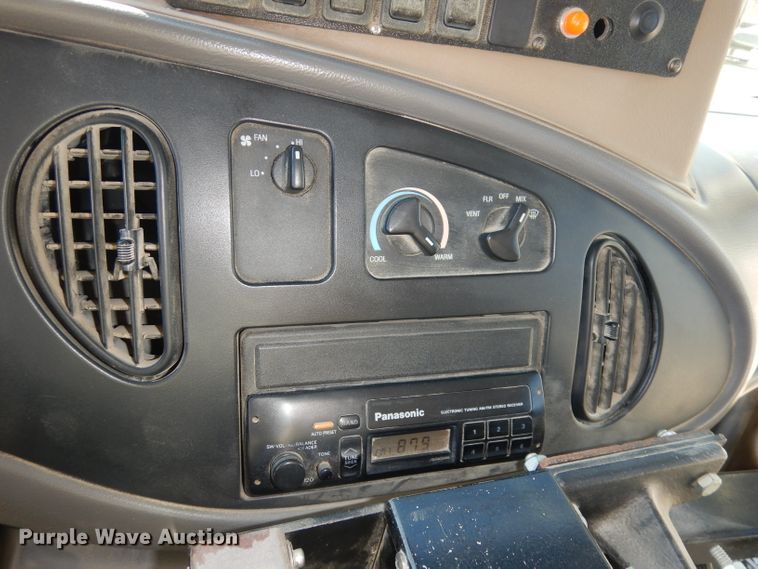 image for item DJ2822 1997 Ford E350  school bus