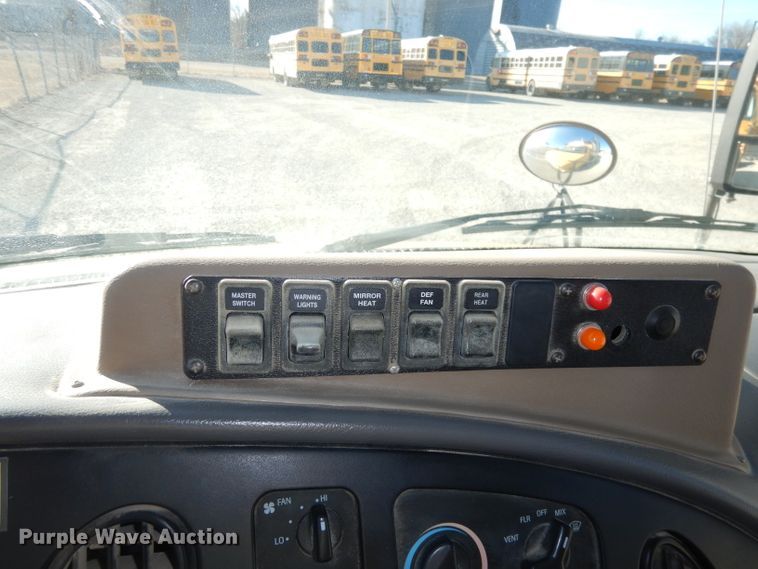 image for item DJ2822 1997 Ford E350  school bus