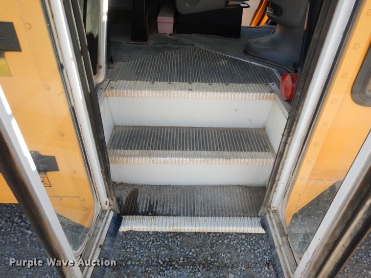 image for item DJ2822 1997 Ford E350  school bus