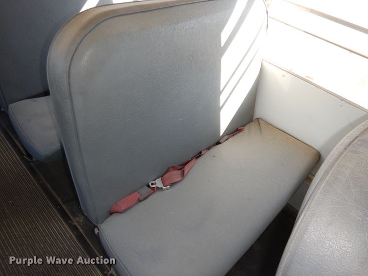 image for item DJ2822 1997 Ford E350  school bus