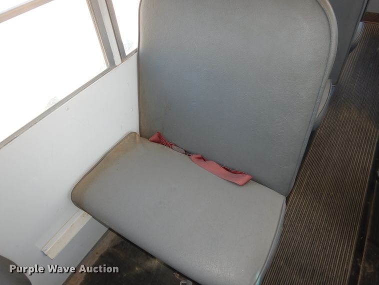 image for item DJ2822 1997 Ford E350  school bus