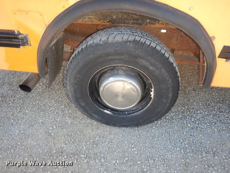 image for item DJ2822 1997 Ford E350  school bus