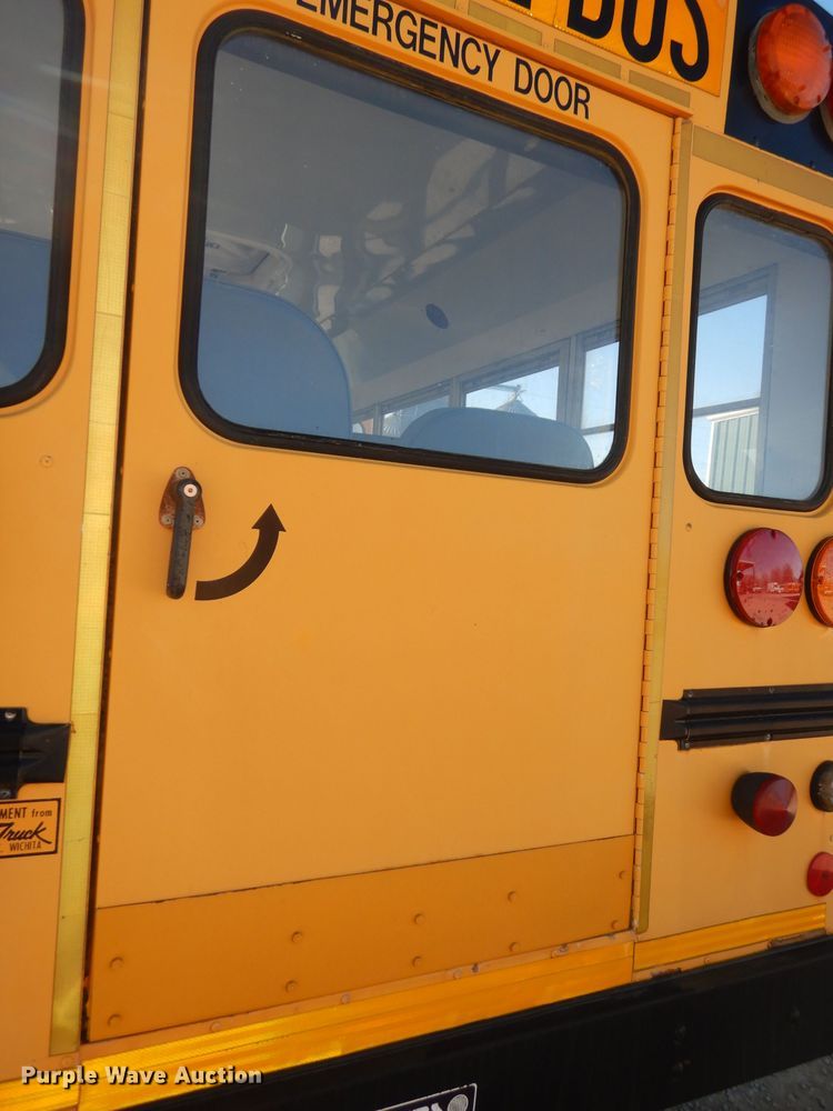 image for item DJ2822 1997 Ford E350  school bus