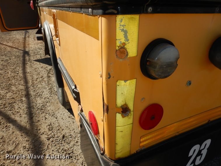 image for item DJ2822 1997 Ford E350  school bus