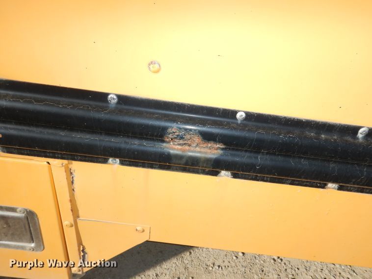 image for item DJ2822 1997 Ford E350  school bus