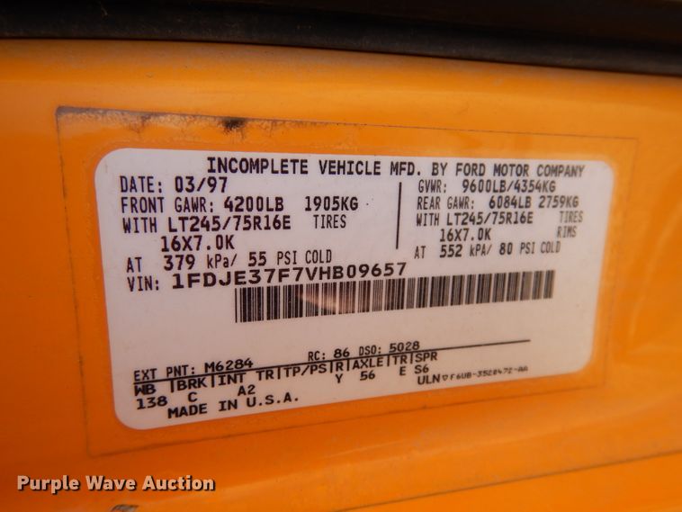 image for item DJ2822 1997 Ford E350  school bus