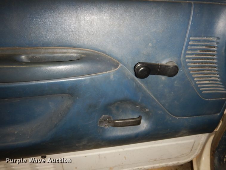 image for item DJ2824 1995 Ford F350 XL  brush fire truck