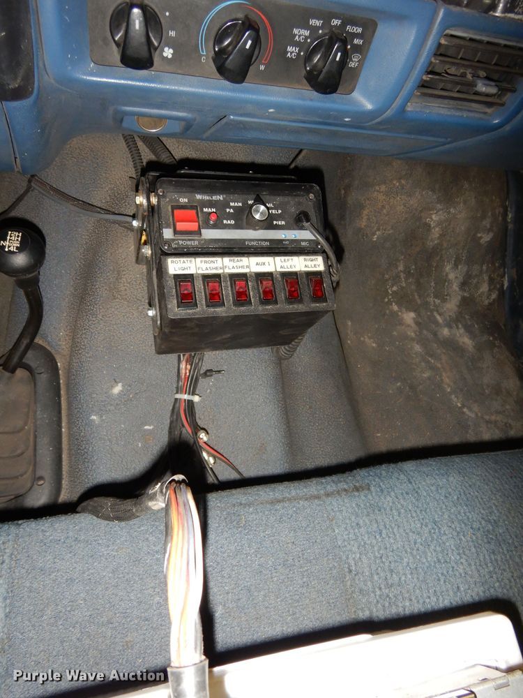 image for item DJ2824 1995 Ford F350 XL  brush fire truck