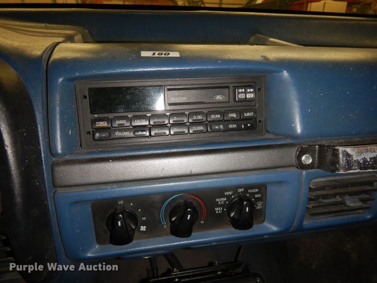 image for item DJ2824 1995 Ford F350 XL  brush fire truck