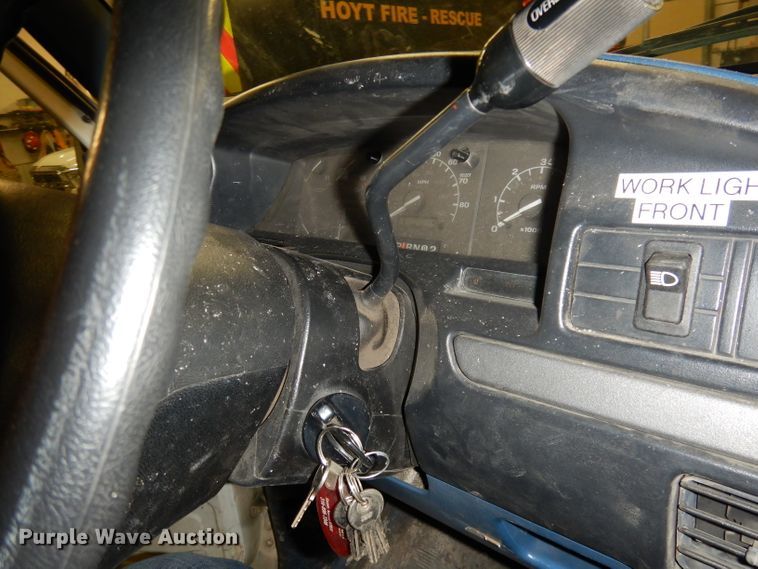 image for item DJ2824 1995 Ford F350 XL  brush fire truck