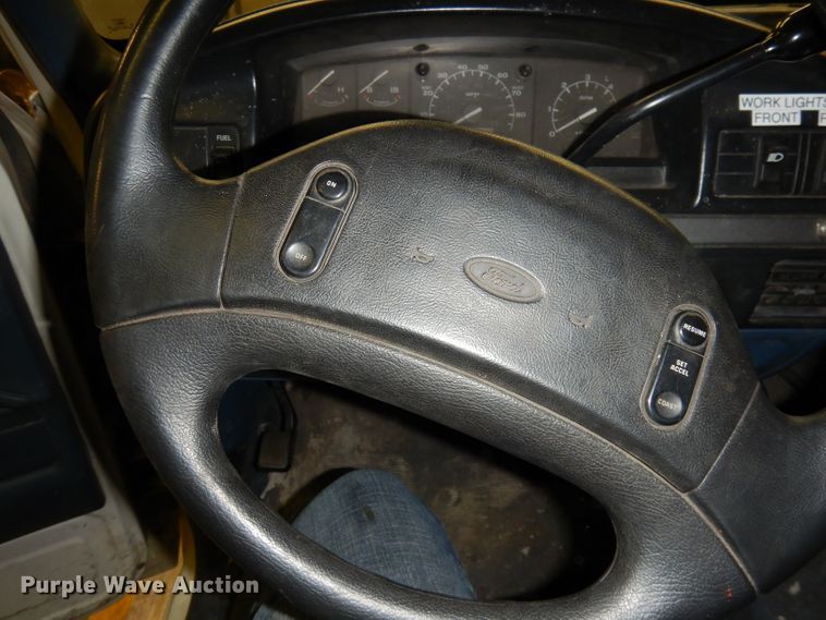 image for item DJ2824 1995 Ford F350 XL  brush fire truck