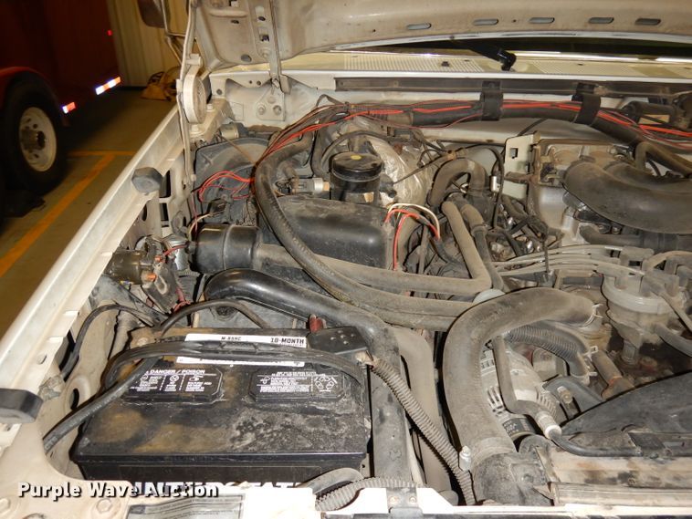 image for item DJ2824 1995 Ford F350 XL  brush fire truck