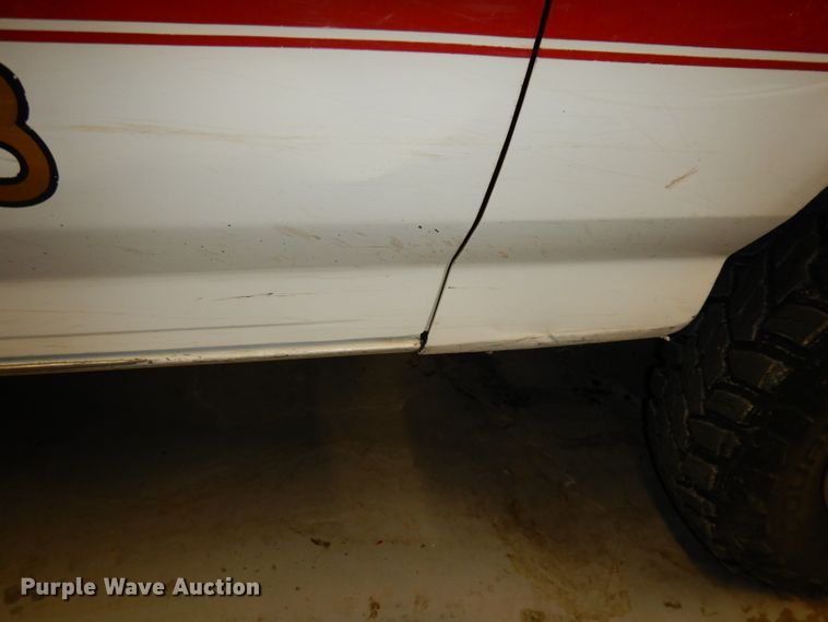 image for item DJ2824 1995 Ford F350 XL  brush fire truck