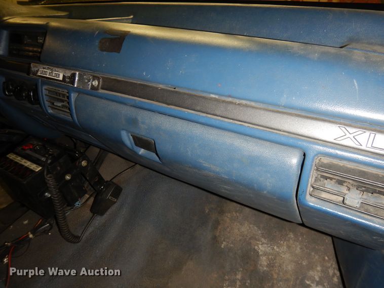 image for item DJ2824 1995 Ford F350 XL  brush fire truck