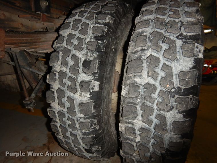 image for item DJ2824 1995 Ford F350 XL  brush fire truck